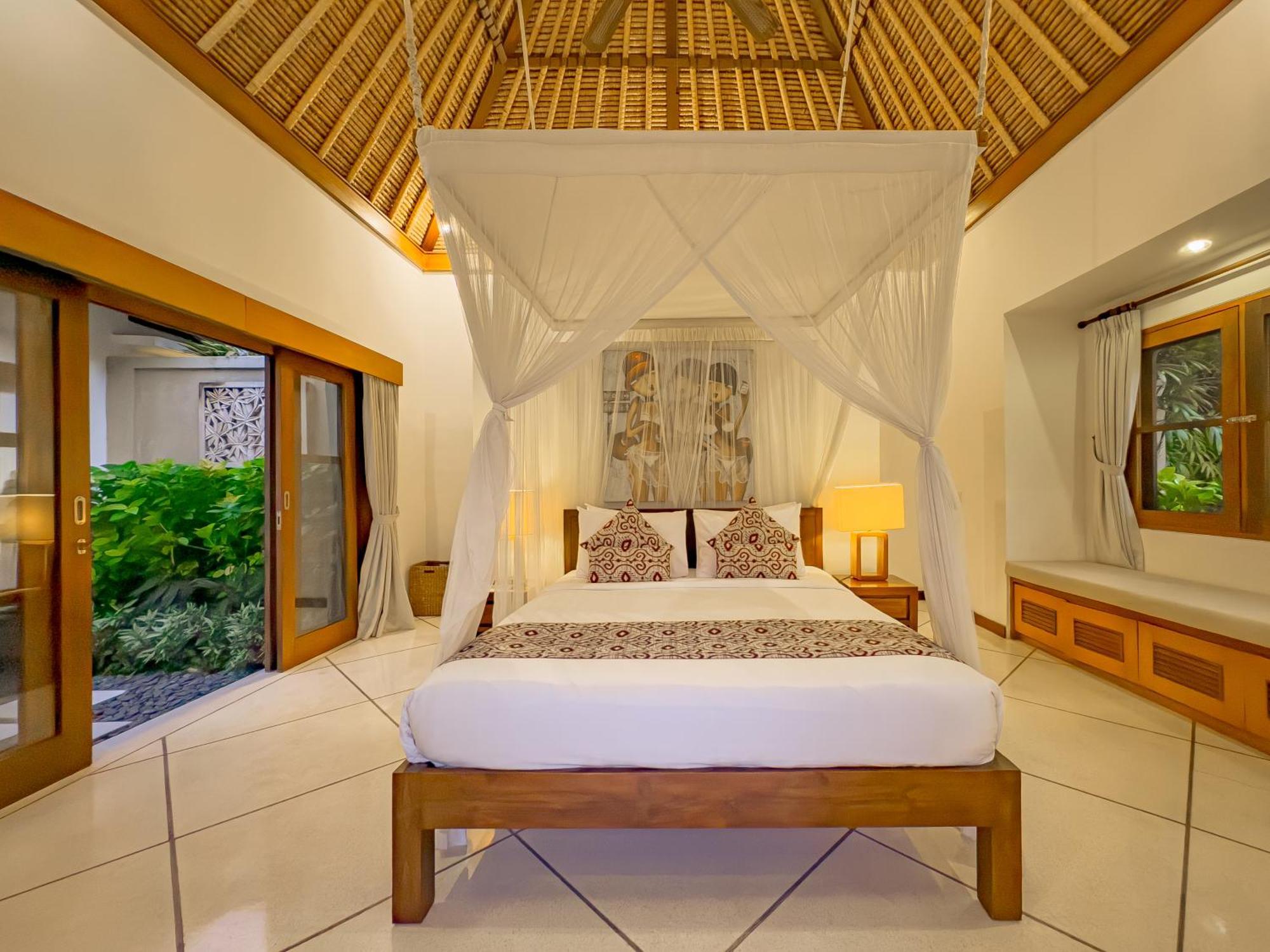 Villa Bugis Drupadi Seminyak Room photo