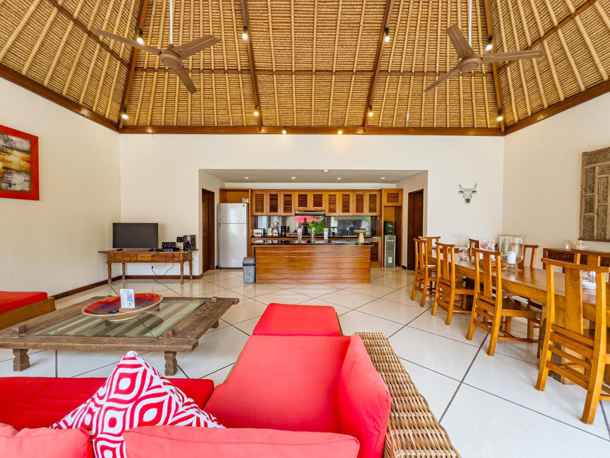 Villa Bugis Drupadi Seminyak Room photo