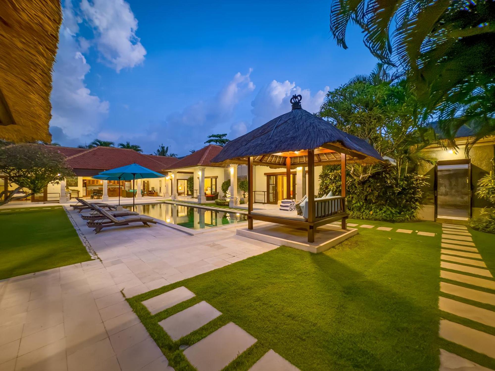 Villa Bugis Drupadi Seminyak Room photo