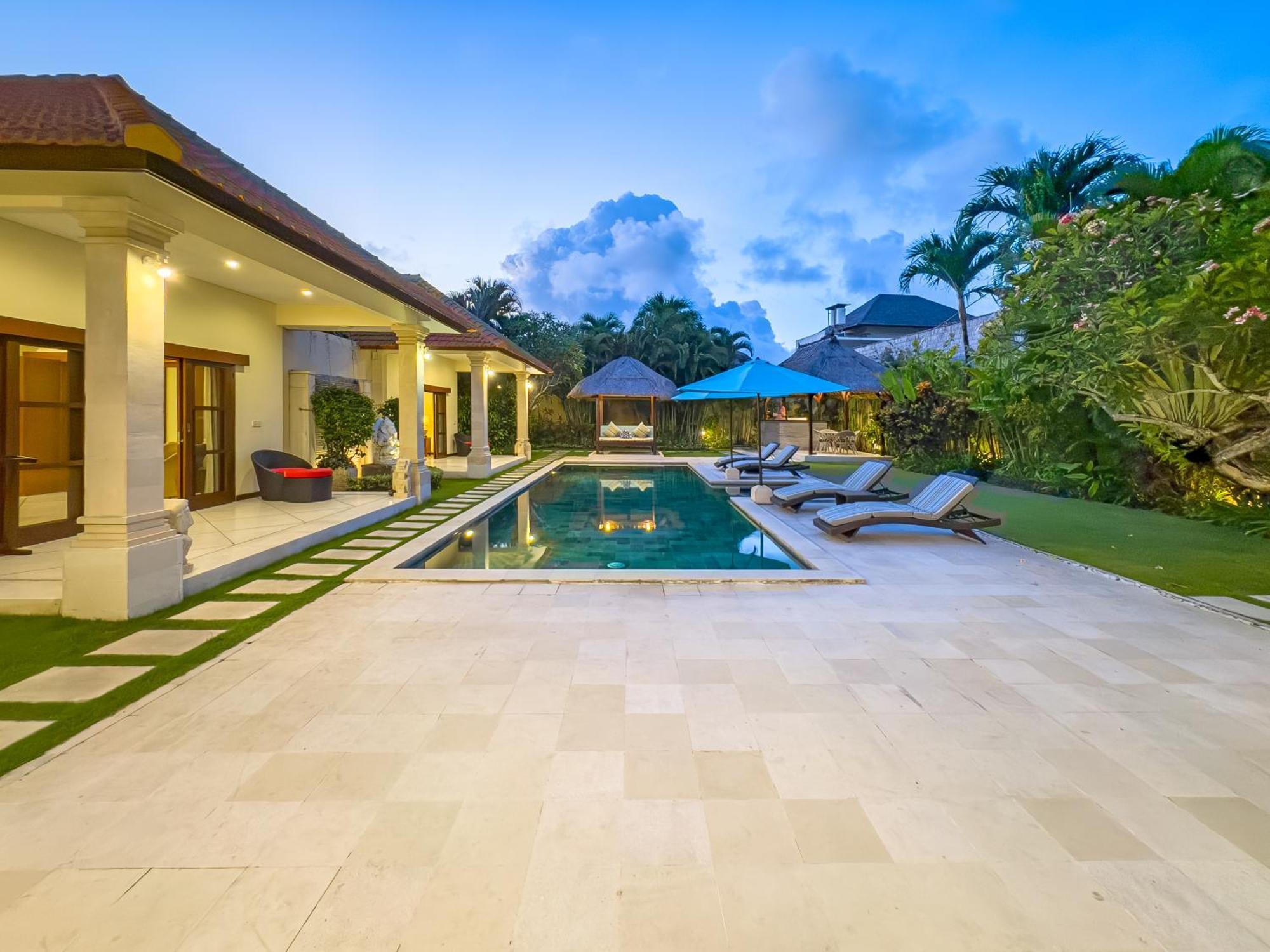 Villa Bugis Drupadi Seminyak Room photo
