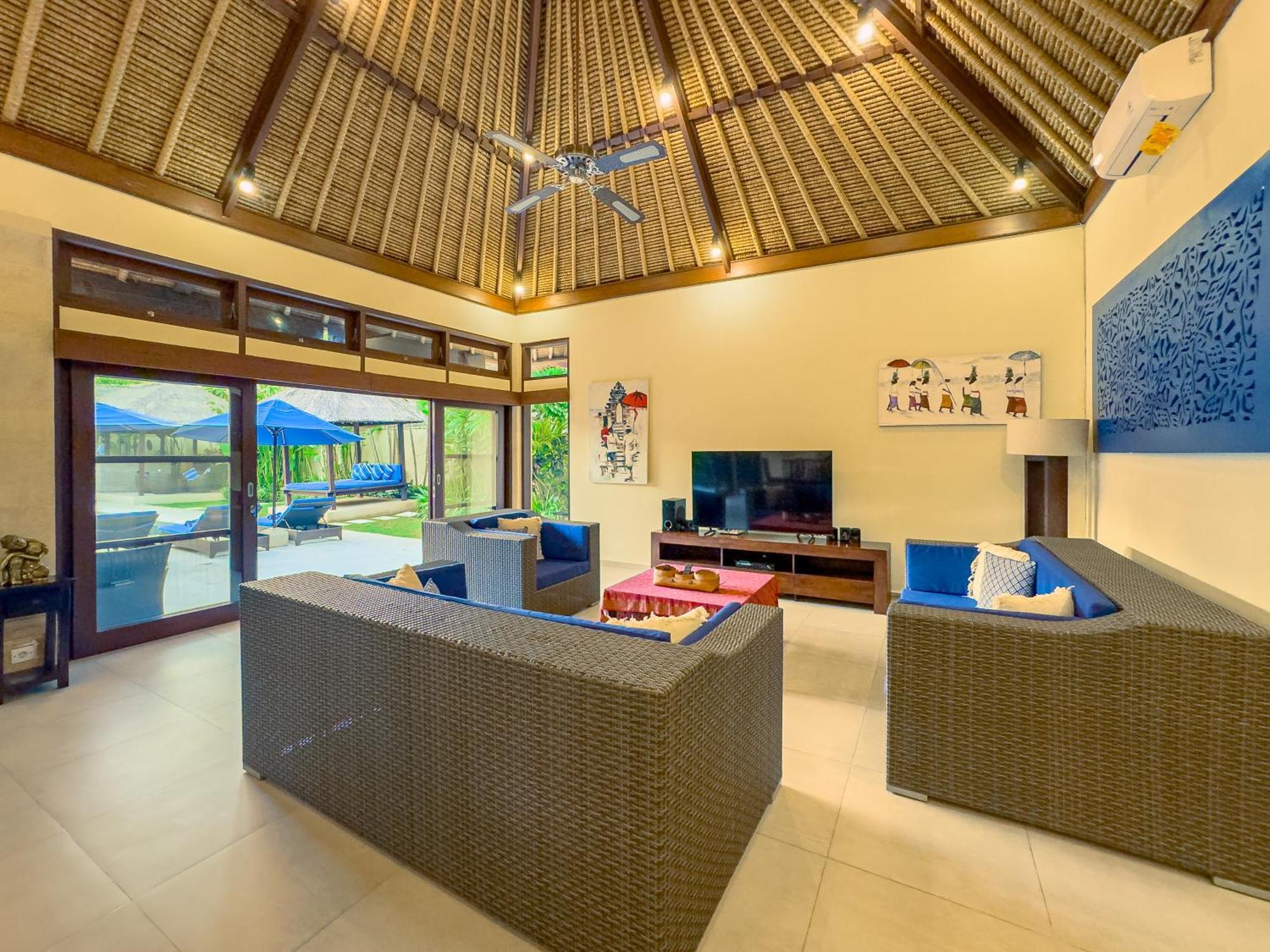 Villa Bugis Drupadi Seminyak Room photo