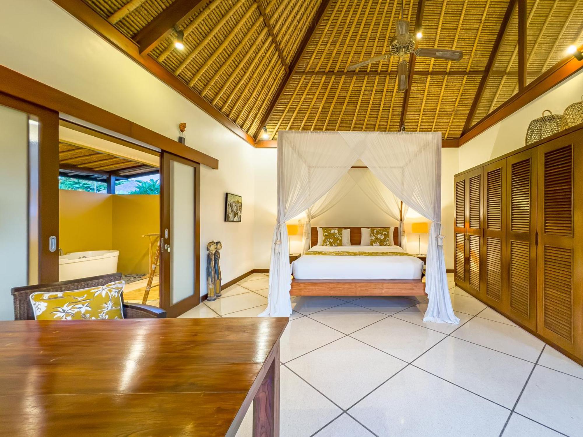 Villa Bugis Drupadi Seminyak Room photo