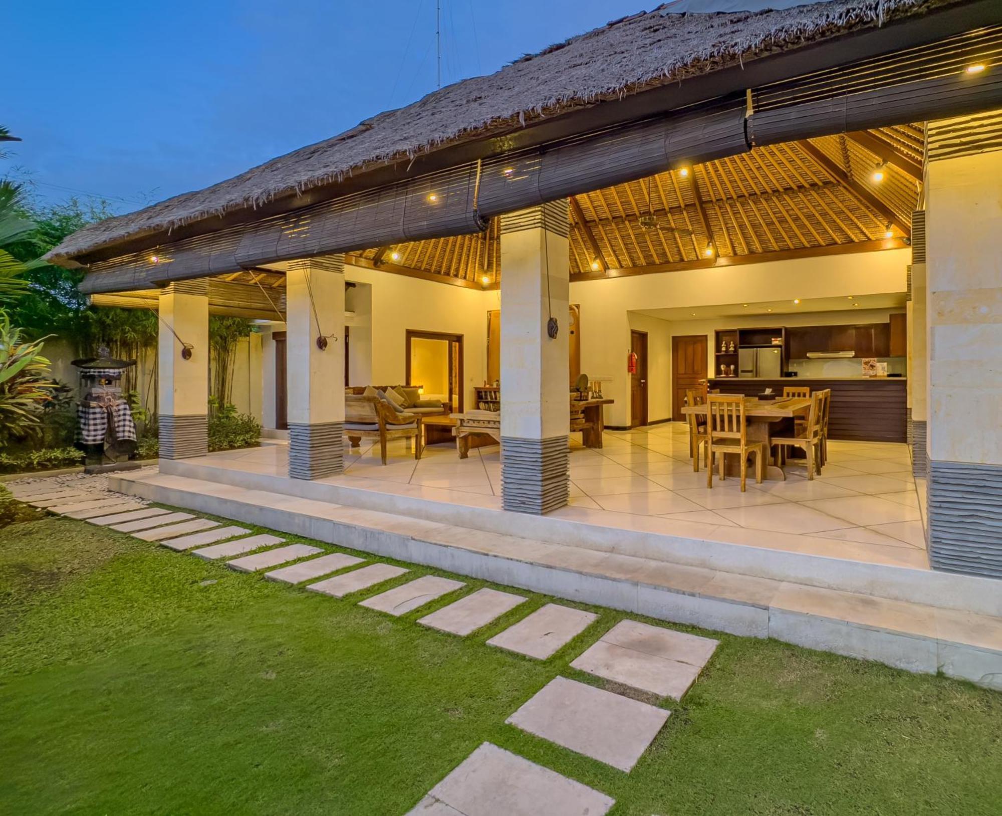 Villa Bugis Drupadi Seminyak Room photo